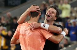 开云体育中国-西班牙网球队险胜法国网球队，瓦林卡爆发神勇的简单介绍