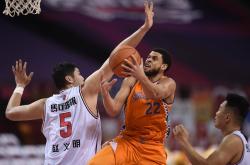 开云体育-广东队轻取深圳队，麦科勒姆关键制胜