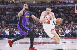 开云体育APP下载-江苏队轻取湖人，武切维奇刷新纪录