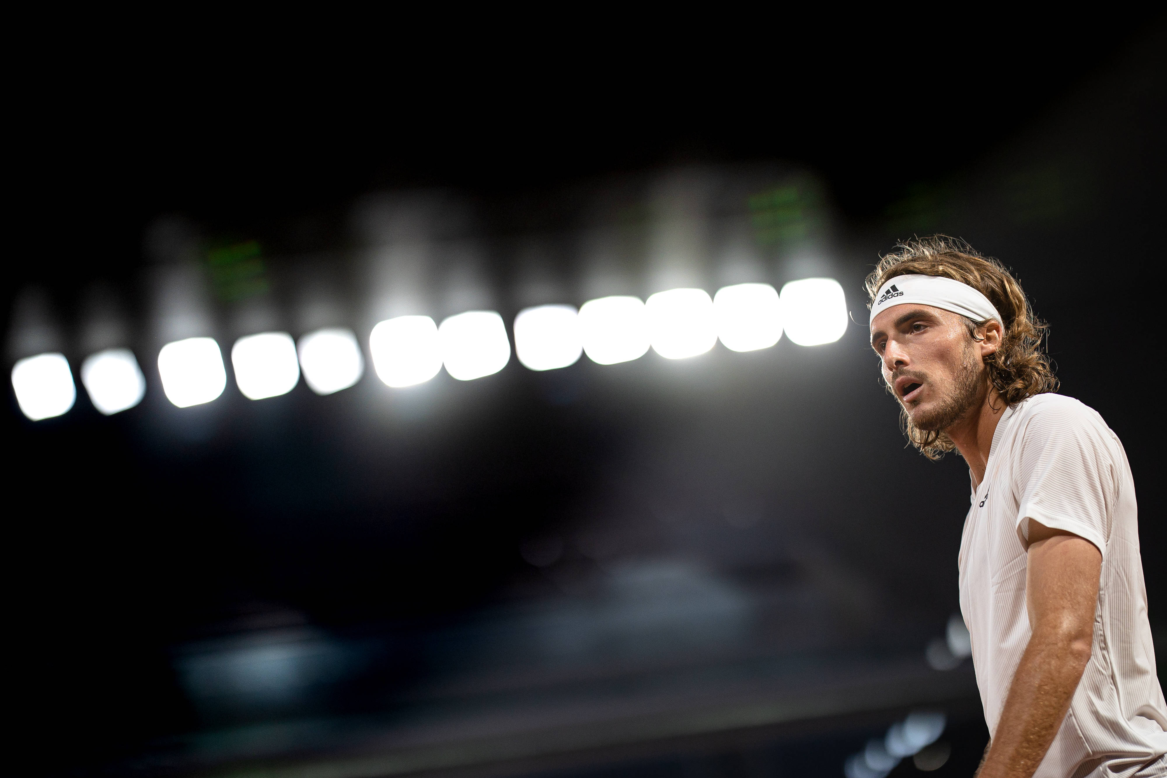 西班牙网球队翻盘法国网球队，西西帕斯高光表现的简单介绍