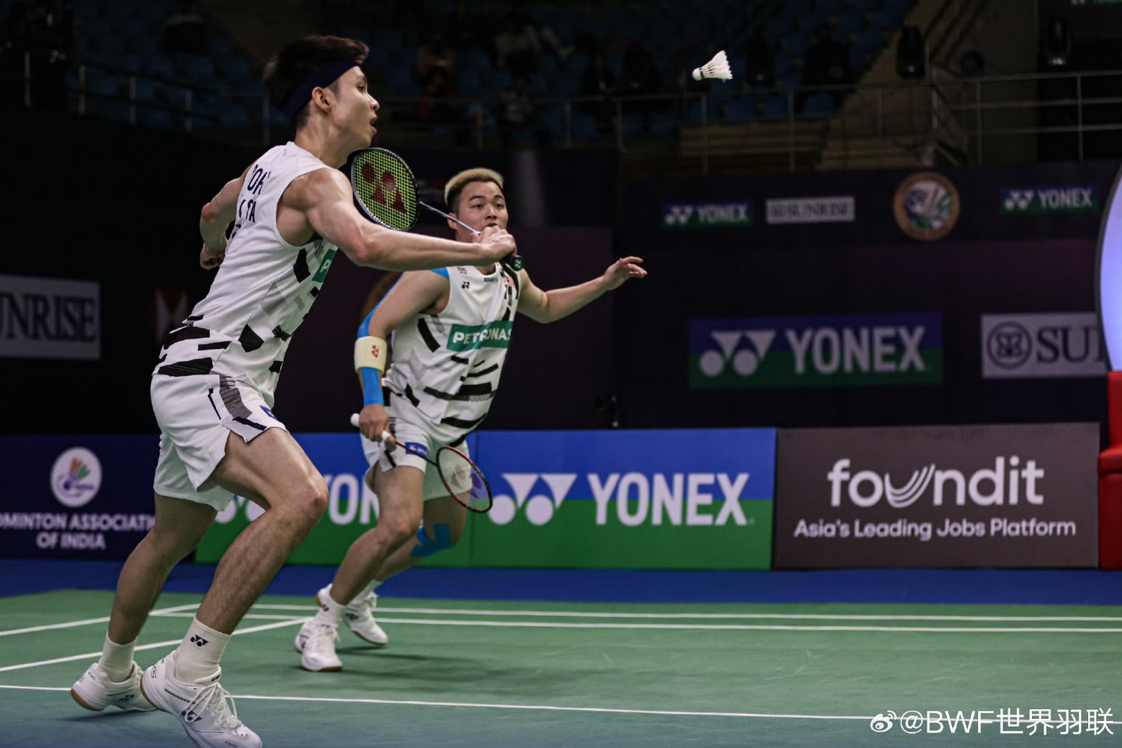 包含印度羽毛球队力克日本羽毛球队，辛杜统治全场的词条