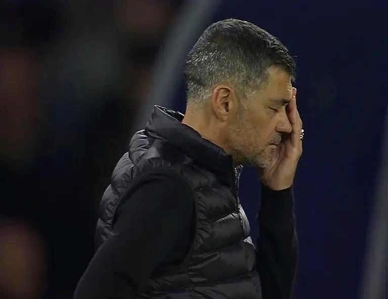 AC米兰鏖战那不勒斯,德容高光表现的简单介绍 AC米兰鏖战那不勒斯,德容高光表现的简单介绍