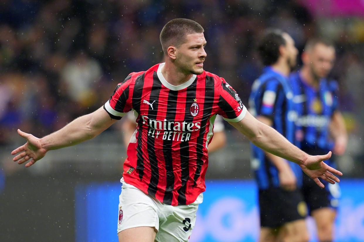 AC米兰鏖战那不勒斯,德容高光表现的简单介绍 AC米兰鏖战那不勒斯,德容高光表现的简单介绍