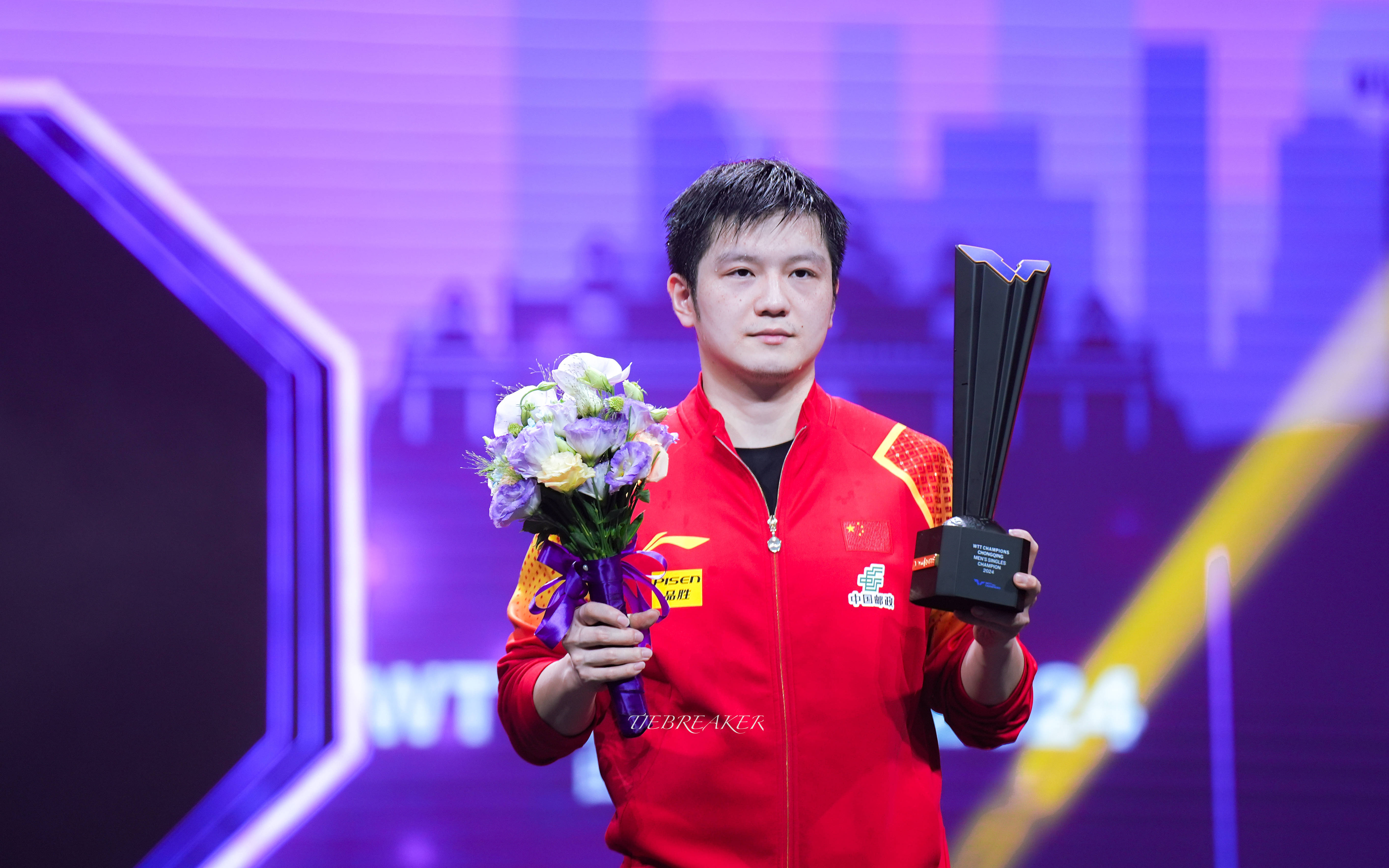 英国乒乓球队险胜日本乒乓球队，樊振东打破历史纪录