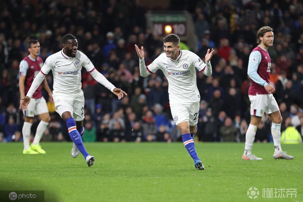 猛龙完胜勇士，莫里斯完成帽子戏法