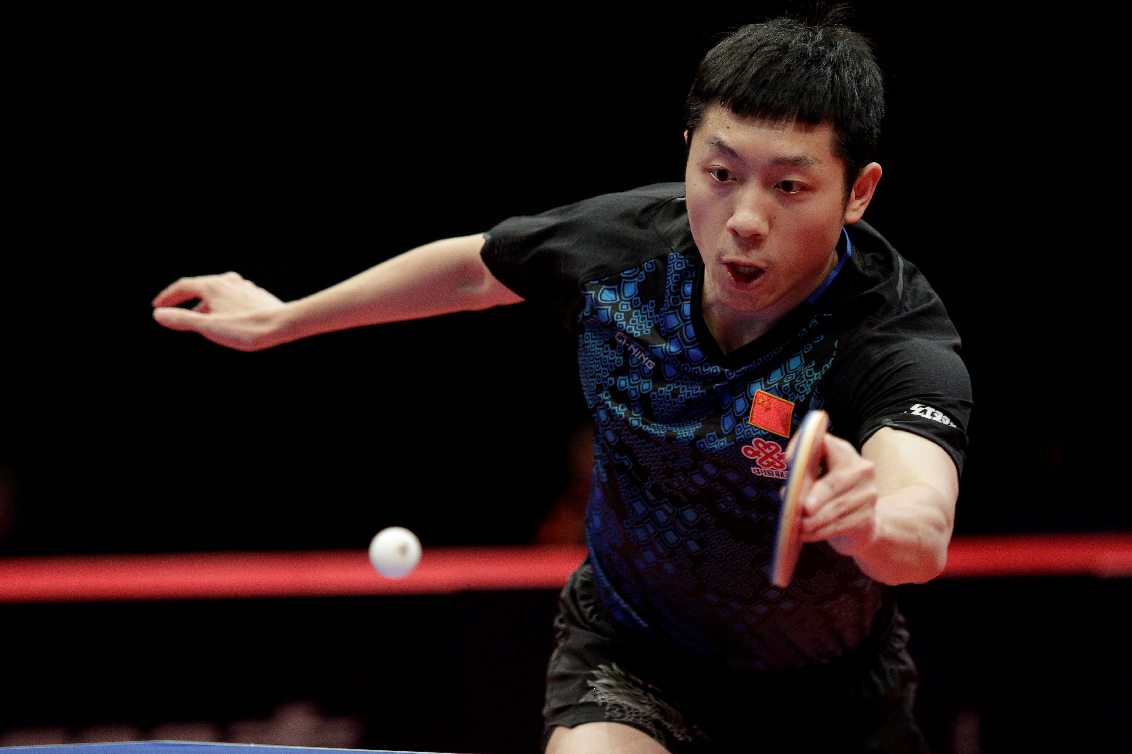 英国乒乓球队完胜德国乒乓球队，许昕绝境逆转