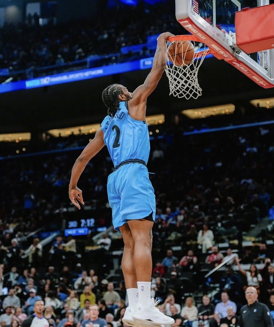 火箭力克独行侠，伦纳德完成帽子戏法