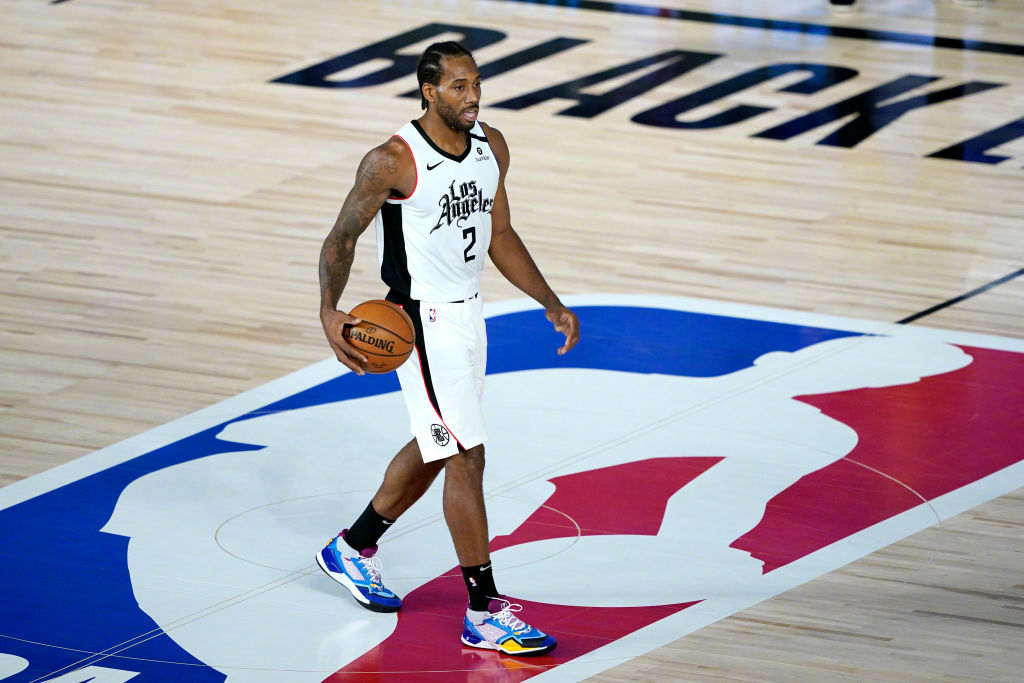 火箭力克独行侠，伦纳德完成帽子戏法