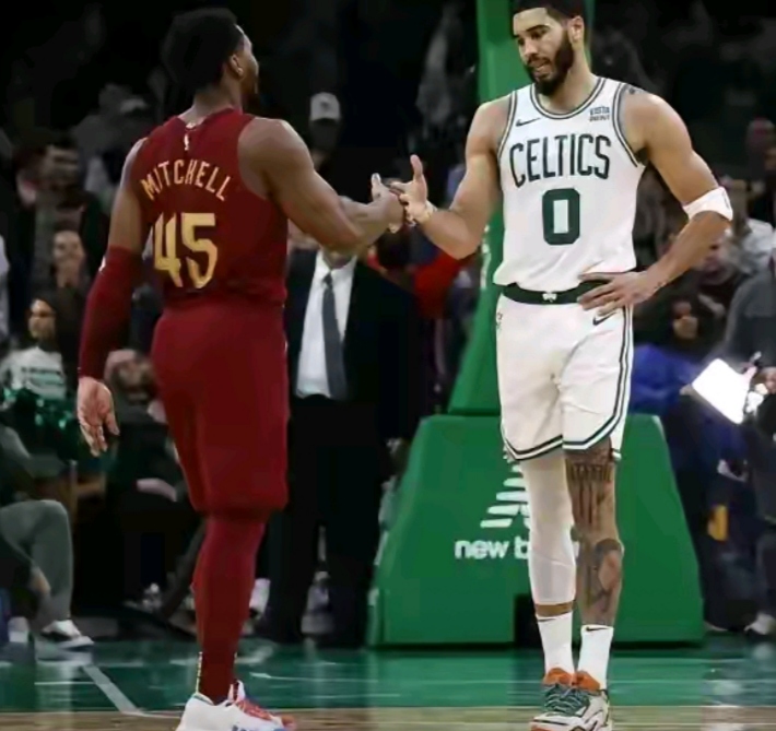 四川队险胜骑士，塔图姆扛起全队