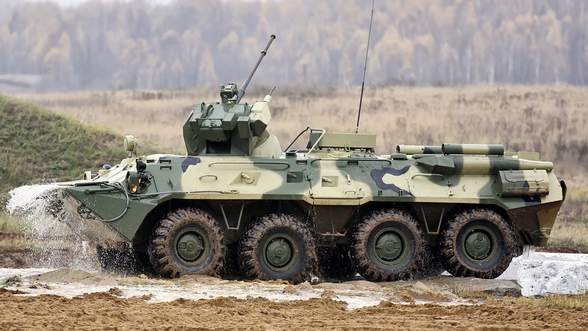 银绿风云变,阿斯顿马丁绝地逆转,诺里斯烈火燃赛道