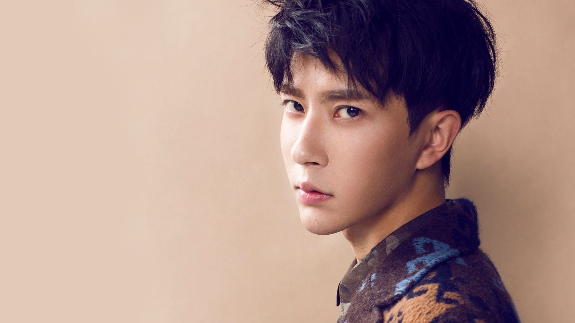 史诗鏖战！当拉沃尔杯的团队火焰，照亮ATP总决赛的单打战场，欧洲红土之王纳达尔扛起全队，书写网球灵魂的至暗与荣光