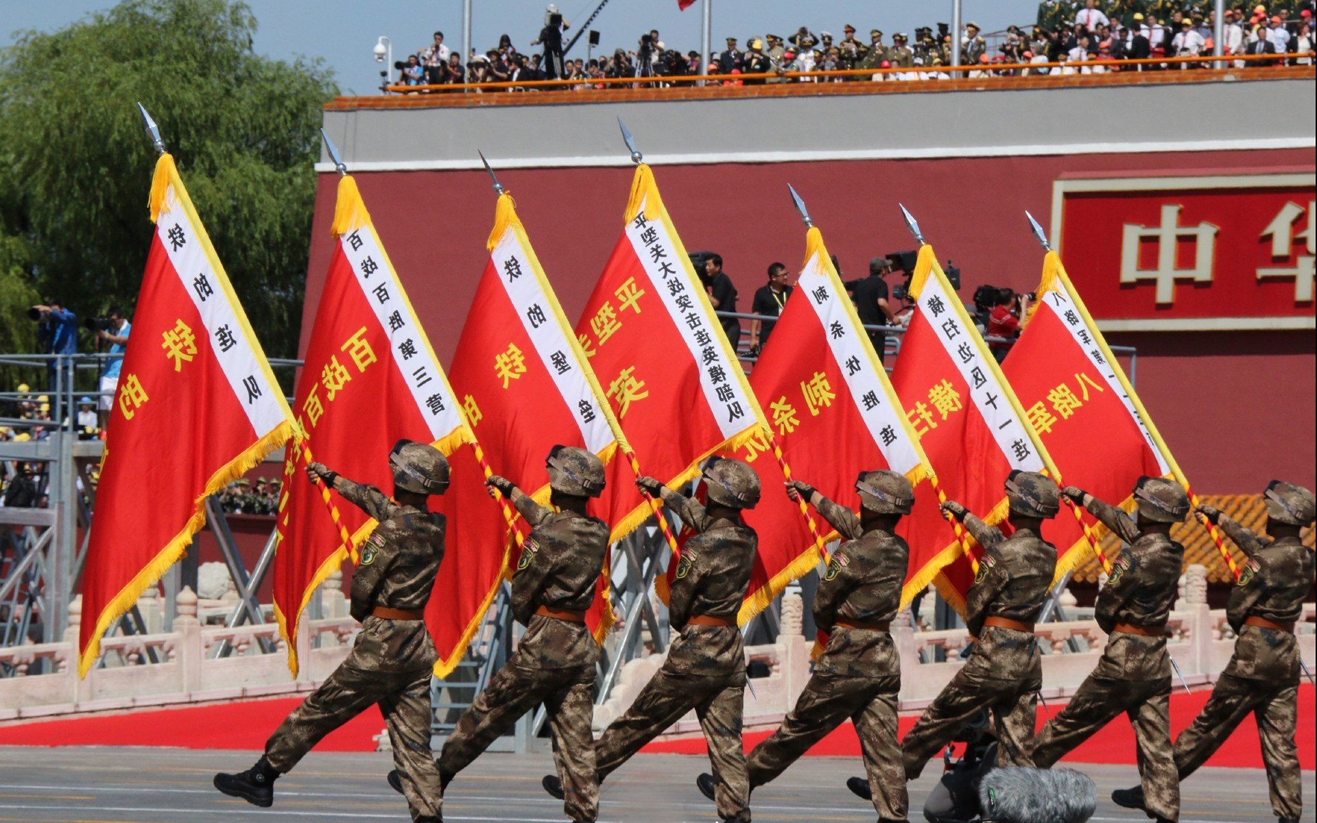 钢铁舰队，勒布朗·詹姆斯与2018骑士的困局突围