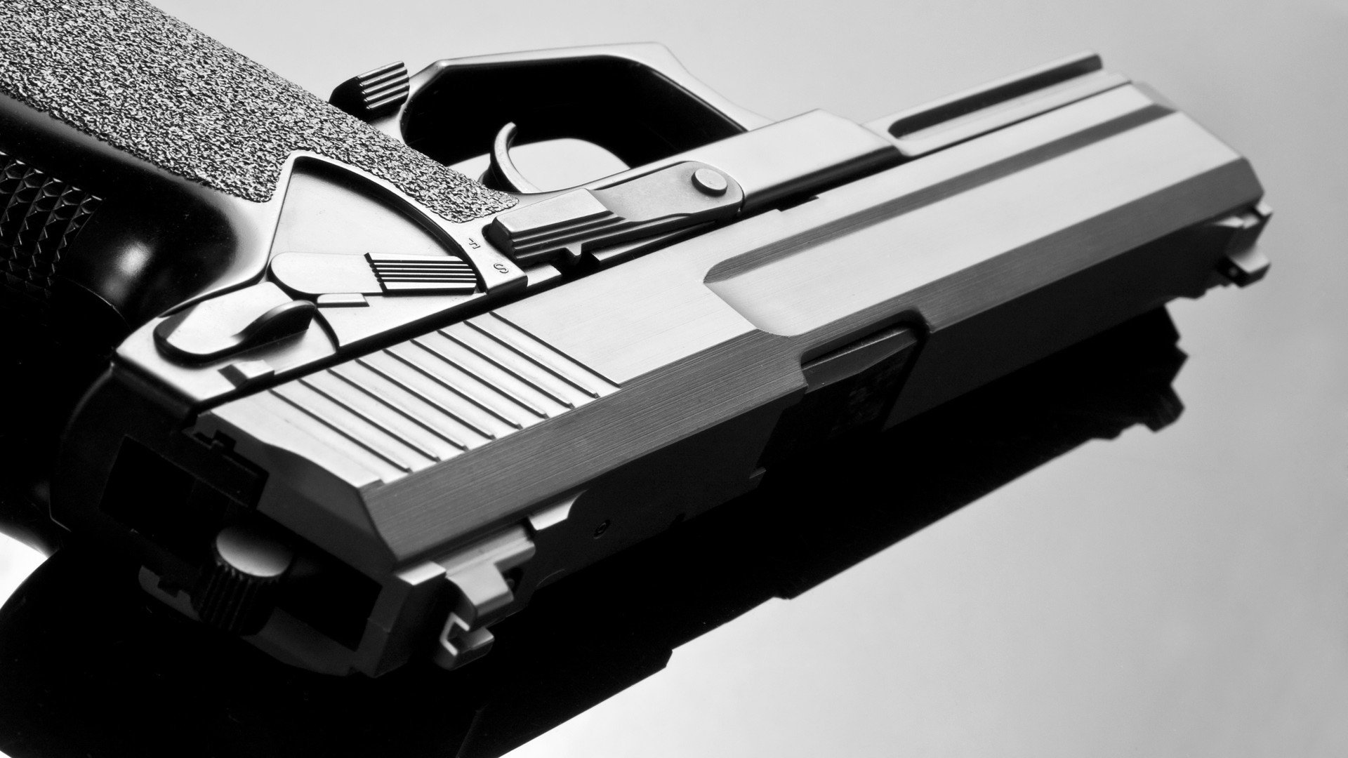 压制与接管，当尼斯的烈火点燃巴雷拉的寒光—跨越运动的胜负辩证法 从足球场的团队压制，到篮球场的个人统治，体育如何用不同语言讲述同一种胜利？